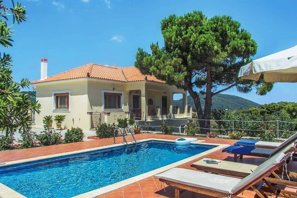 Villa Ouranos In Pefkias สโกเปลอสทาวน์ ภายนอก รูปภาพ