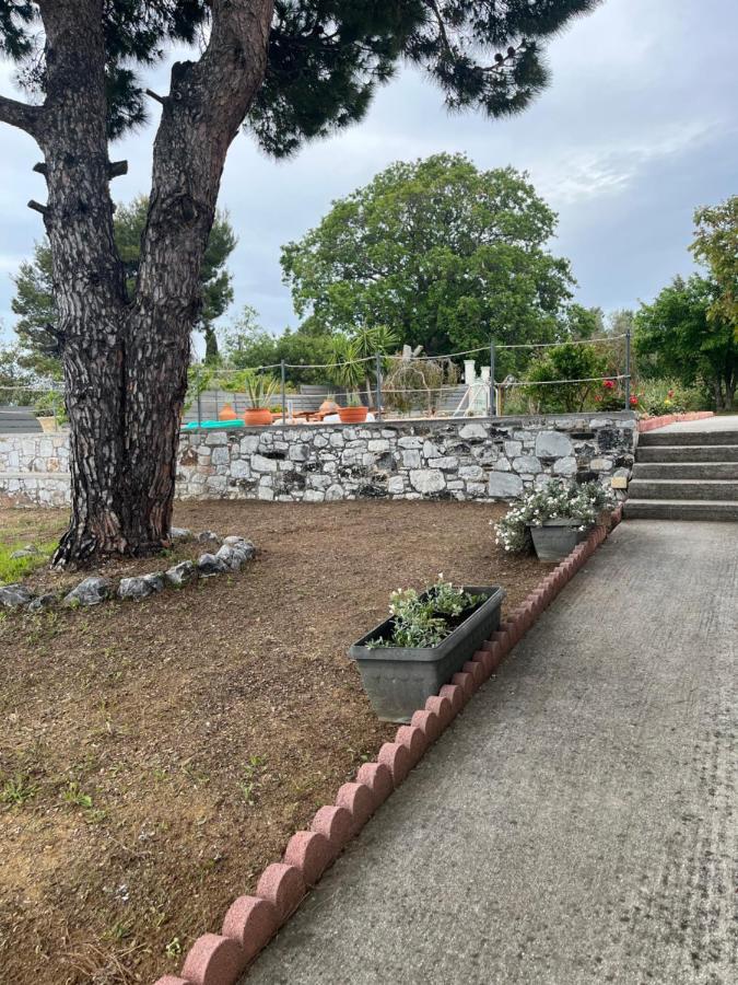Villa Ouranos In Pefkias สโกเปลอสทาวน์ ภายนอก รูปภาพ