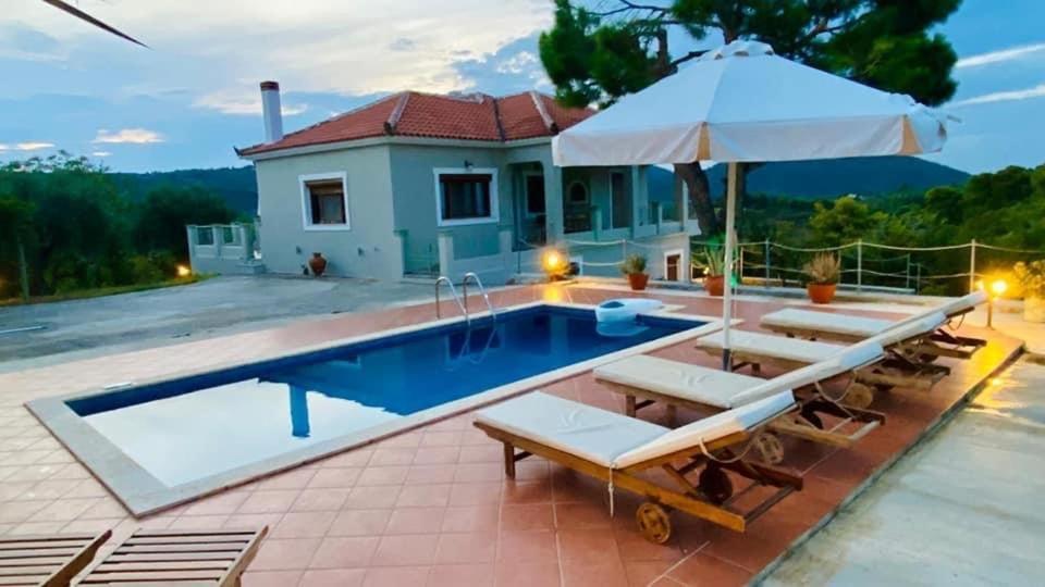 Villa Ouranos In Pefkias สโกเปลอสทาวน์ ภายนอก รูปภาพ